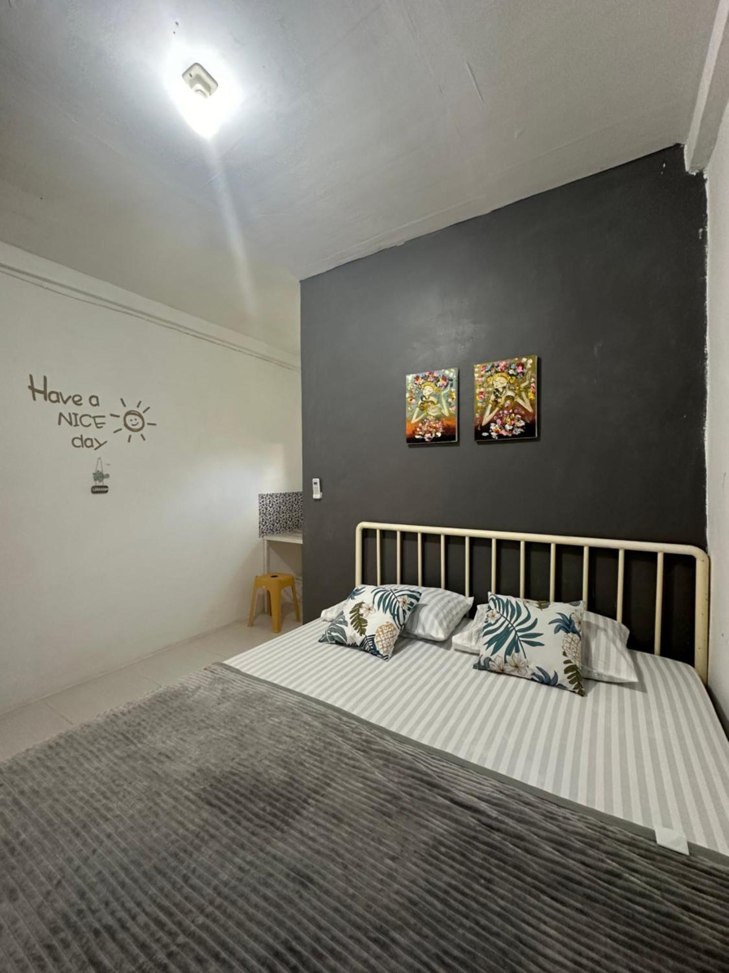 D'Flora Homestay Labuan Bajo Exteriör bild