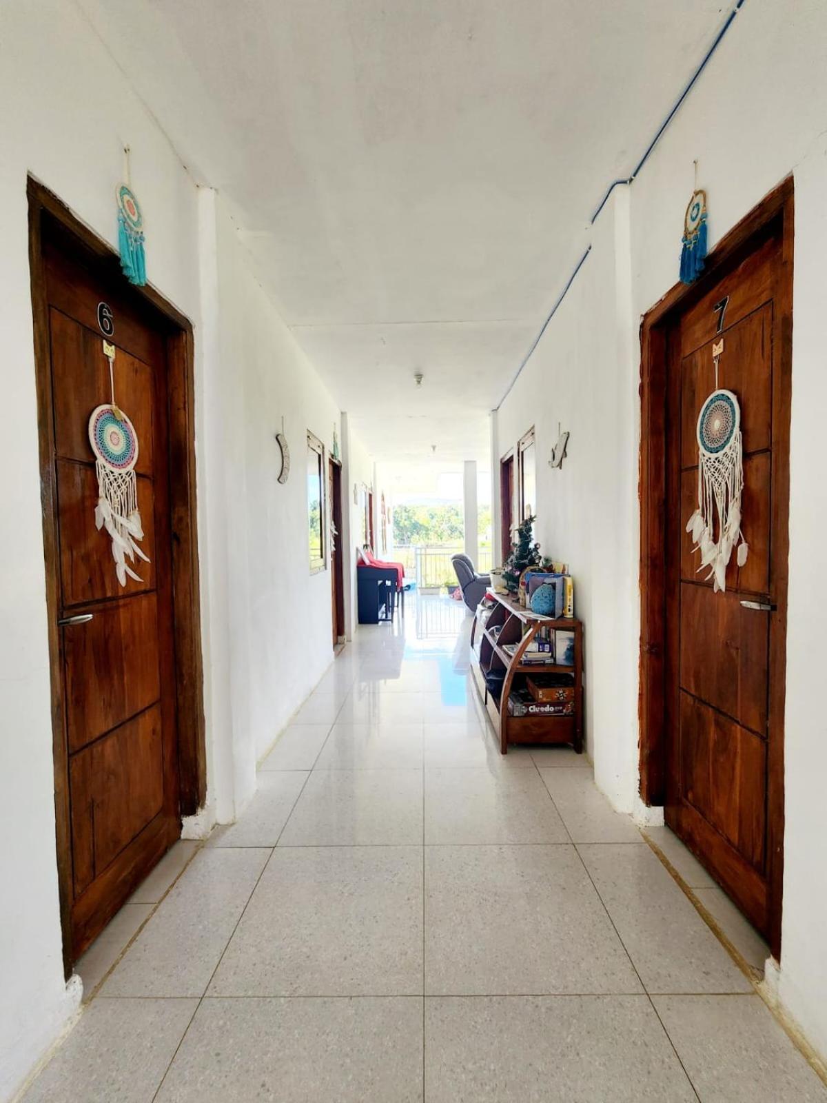 D'Flora Homestay Labuan Bajo Exteriör bild